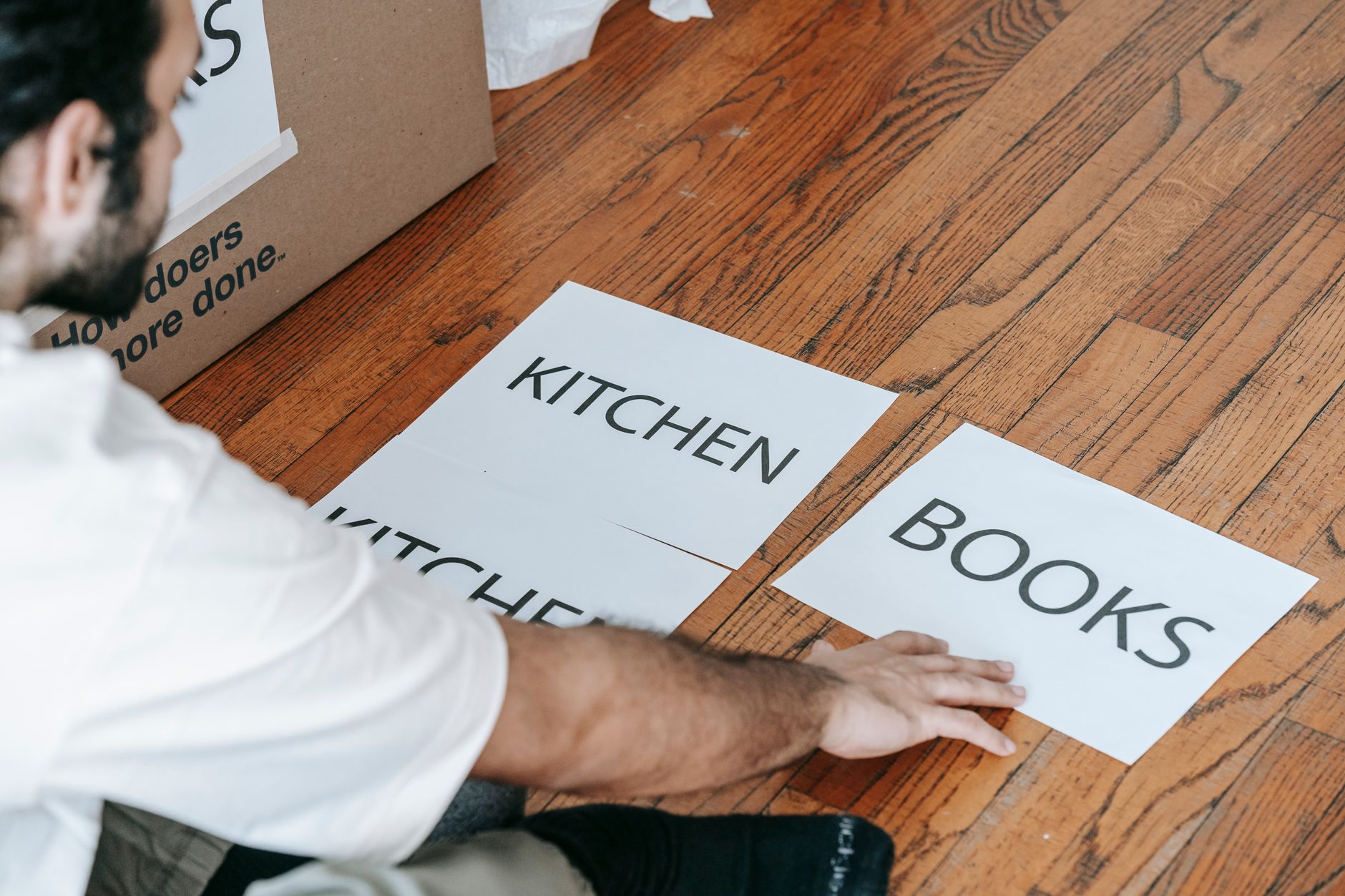 Taşıma kutularının düzgün bir şekilde paketlenip etiketlenmesi